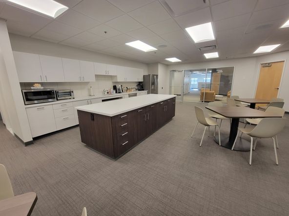 Route 1 Office Building: 18 Washington St, Foxboro, MA 02035
